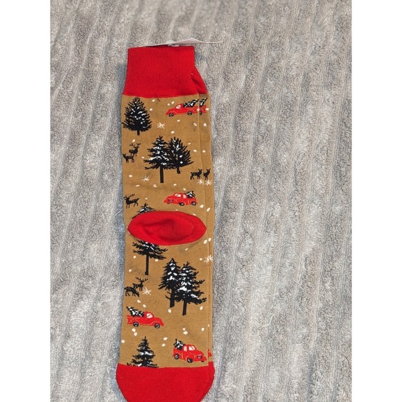 2023 Hallmark Christmas Socks Green Red Tree Truck‎ One Size Fits Most NWT - Picture 1 of 3